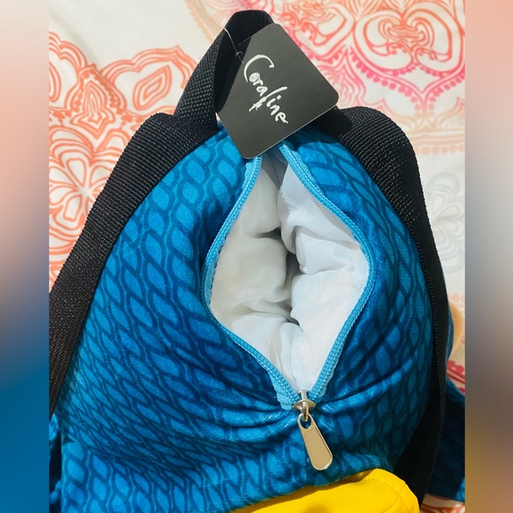 Coraline backpack and corpse bride slippers - Picture 5 of 6